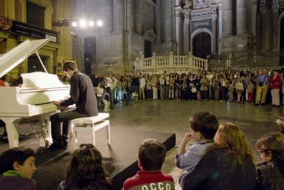 Imagen de <i>Un piano en la calle</i>, una de las actividades de la Noche en Blanco de Málaga.