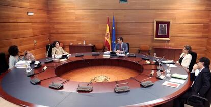 El presidente del Gobierno, Pedro Sánchez, durante la reunión del Consejo de ministros que aprueba este martes la solicitud de una nueva prórroga del estado de alarma.