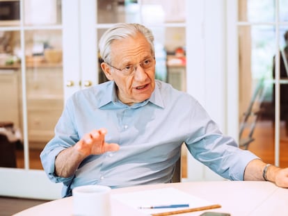 Bob Woodward em sua casa, em Washington.