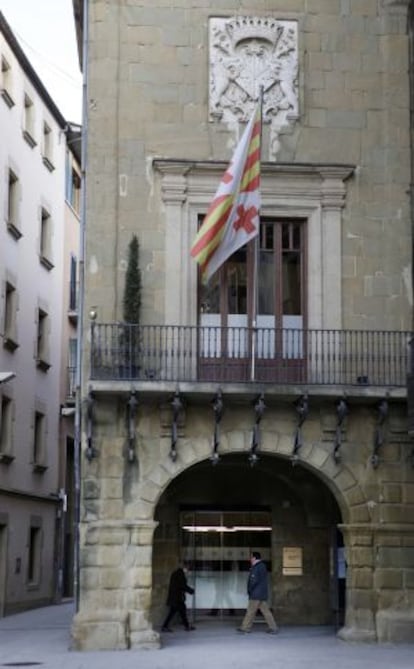 El consistorio de Vic, donde ondea solo la bandera de la ciudad.