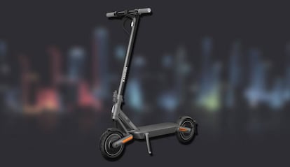 Xiaomi Electric Scooter 4 con fondo