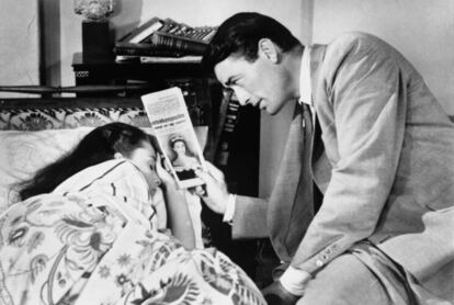 Audrey Hepburn y Gregory Peck en 'Vacaciones en Roma' (1953), de William Wyler, que se estaba rodando a la vez que 'La conciencia acusa'.