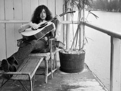 Jimmy Page en una imagen de 1970 sin precisar su localización