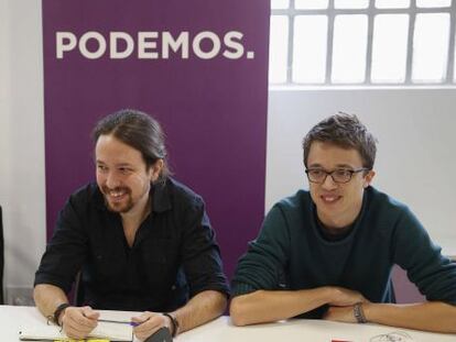 El secretario general de Podemos, Pablo Iglesias (c), el n&uacute;mero dos, &Iacute;&ntilde;igo Errej&oacute;n (d), y el secretario de Organizaci&oacute;n, Pablo Echenique.