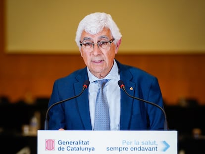 El consejero de Salud de la Generalitat, Manel Balcells, anuncia las medidas para retener a los profesionales sanitarios en el sistema catalán de salud.