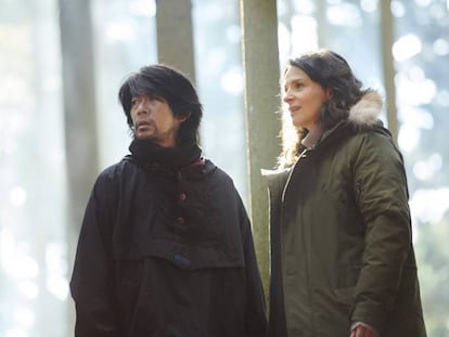 Masatoshi Nagase y Juliette Binoche, en 'Viaje a Nara (Visión)'.