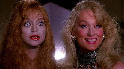 En 'La muerte os sienta tan bien' (1992), de Robert Zemeckis, Dick Smith actuó solo como asesor de maquillaje. Su huella se percibe en la piel extrañamente envejecida de Goldie Hawn y Meryl Streep... y el giro de cabeza de esta última, que se convertía en una referencia inevitable a 'El exorcista'.