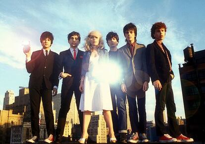 Harry junto al resto de miembros del grupo Blondie en 1979.