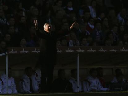 Ancelotti, durante el encuentro contra el Córdoba.