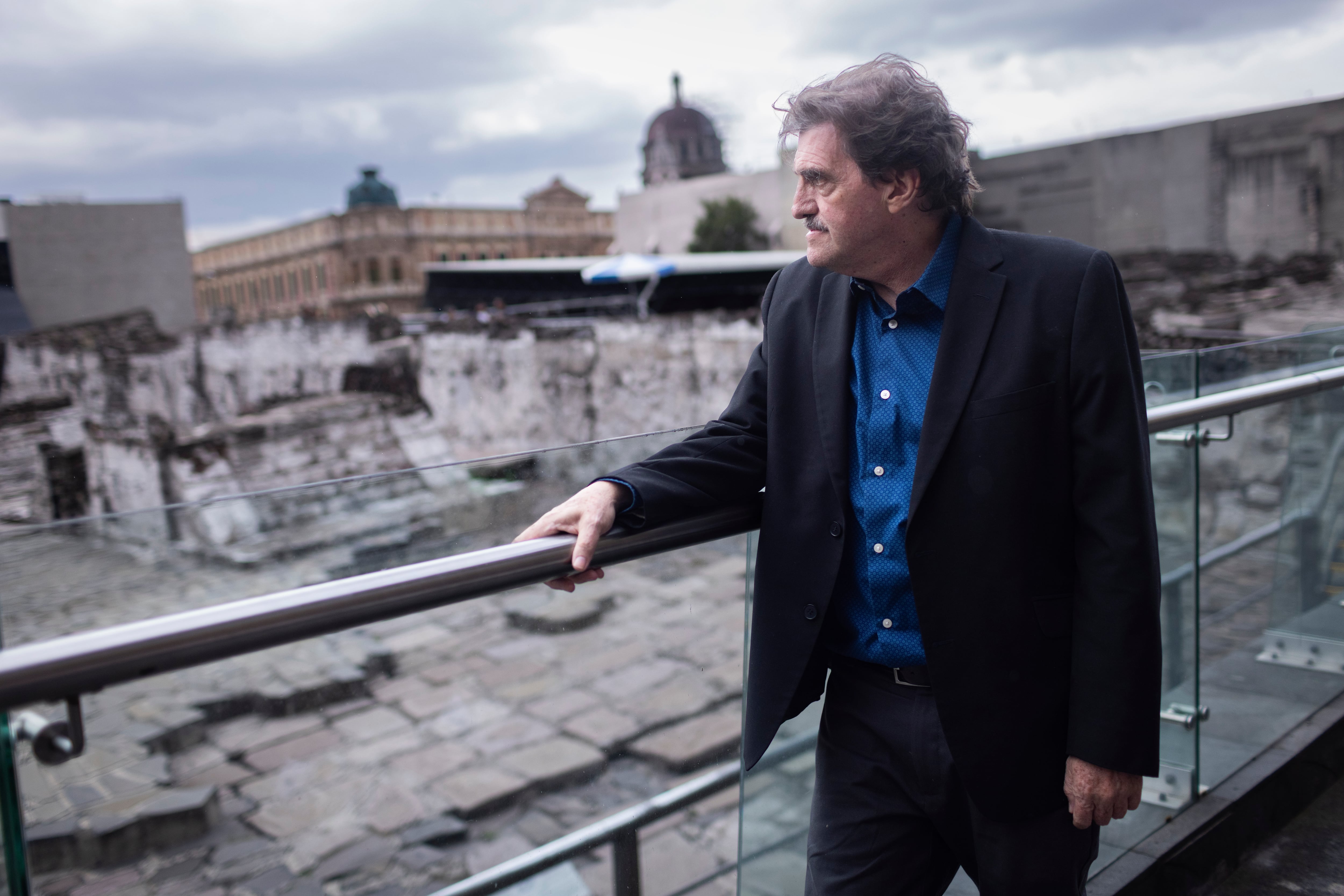 Enrique Serna fuera del Templo mayor, en Ciudad de México, este jueves.