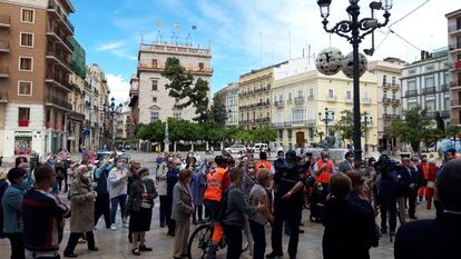 La plaza donde, según fuentes municipales, se han congregado en el lugar unas 300 personas,