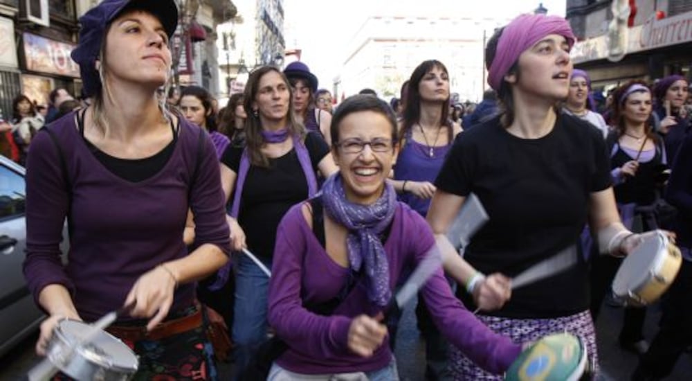España se desploma en igualdad por la escasez de mujeres en altos ...