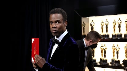 Chris Rock en las bambalinas del Dolby Theatre, en Los Ángeles, durante la ceremonia de entrega de los Oscar, el 28 de marzo.