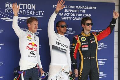 Hamilton, Vettel y Grosjean saludan tras la clasificación