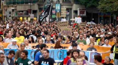 Asistentes a la manifestación en el centro de Valencia.