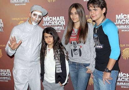 Blanket, Paris y Prince Jackson, en la inauguración del espectáculo del Cirque Du Soleil en memoria de Michael Jackson, en enero de 2012.