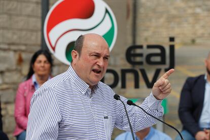 El presidente del PNV, Andoni Ortuzar, participa este sábado en un acto electoral de su partido en Iruña de Oca (Álava).