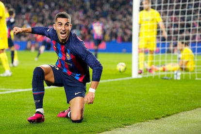 Ferran Torres celebra el primer gol del Barcelona ante el Cádiz.