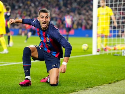 Ferran Torres celebra el primer gol del Barcelona ante el Cádiz.