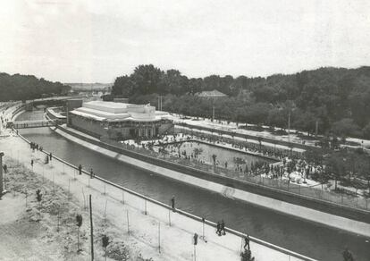 El balneario y las piscinas de La Isla, en los años treinta.