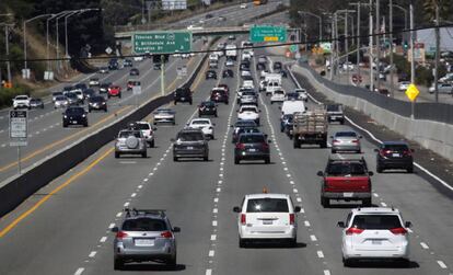 Tráfico en una autopista de California.