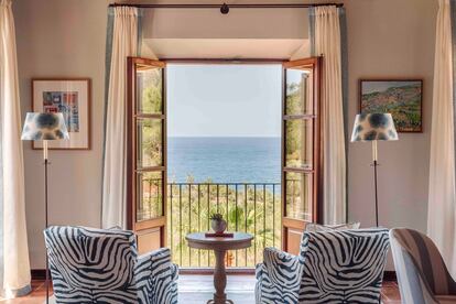 La propiedad tiene vistas tanto al mar como a la Sierra de Tramuntana.