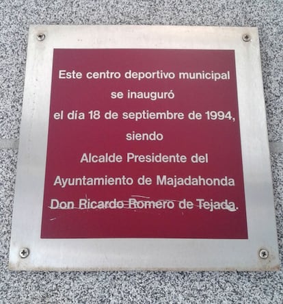 A plaque bearing the name of Ricardo Romero de Tejada, mayor of the Madrid dormitory town of Majadahonda between 1989 and 2001, and now implicated in an investigation into financial wrongdoing at the former Caja Madrid, now Bankia, savings bank.