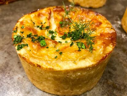 PASTELÓ DE BACALAO / CAPEL