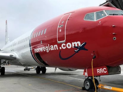 Un avión de Norwegian, en el aeropuerto de Oslo.