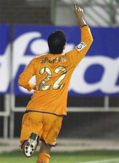 Saviola celebra uno de sus goles