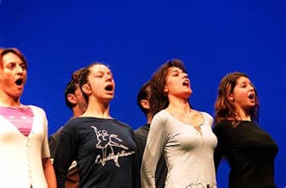 Un momento del ensayo de 'La Generala', en Barcelona.