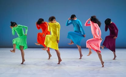 Un momento de la coreografía 'Let Me Change Your Name', de la compañía surcoreana Euh Me Ahn, que estará el día 8 en Cádiz.