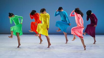 Un momento de la coreografía 'Let Me Change Your Name', de la compañía surcoreana Euh Me Ahn, que estará el día 8 en Cádiz.