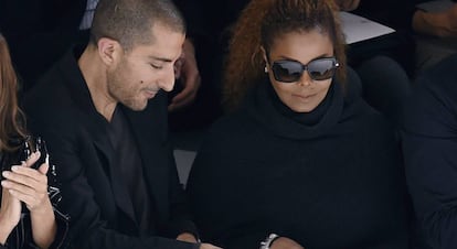Janet Jackson y su esposo Wissam Al Mana, en el desfile de Hermès en París.