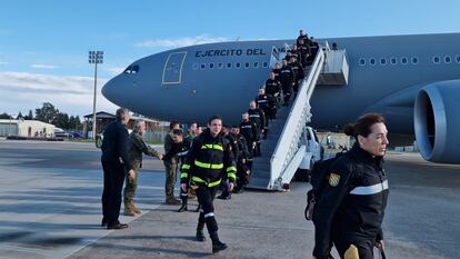 Llegada de los efectivos de la UME este martes a la base de Adana (Turquía) para socorrer a las víctimas del terremoto que ha asolado parte de ese país y de Siria.