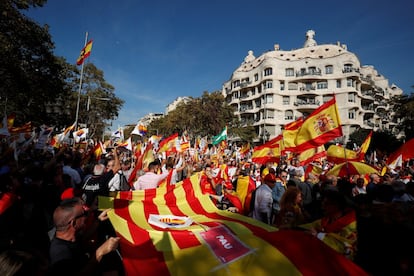 Ambiente en el paseo de Gràcia, en el mismo lugar en el que el viernes de la semana pasada se celebró la manifestación en contra de la sentencia del 'procés'.