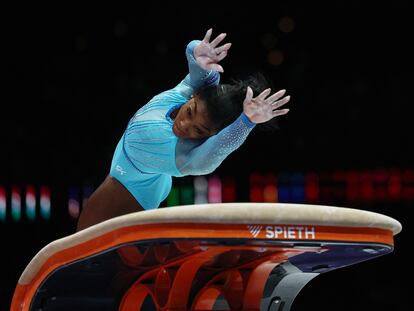 Simone Biles, en acción durante el primer día en el Mundial de Amberes.