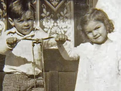 Ernesto y Celia Guevara durante su infancia.