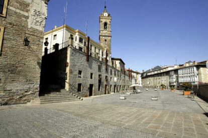 Vista de la plaza del Machete, en el casco histórico de Vitoria, cuyo patrimonio cultural está siendo restaurado.