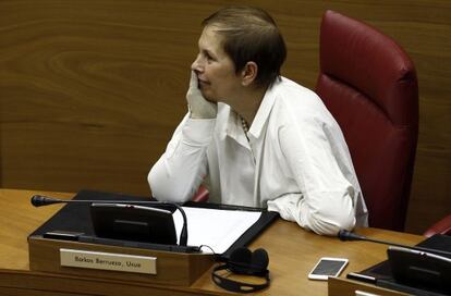 Uxue Barkos en el pleno del Parlamento de Navarra este viernes.