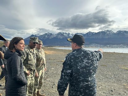Personal del Comando Sur de Estados Unidos visita Ushuaia en Argentina, el 30 de abril 2025.