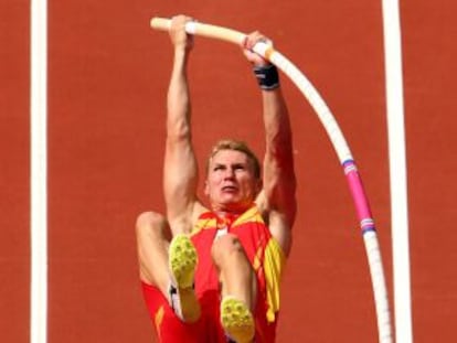 Igor Bychkov salta esta mañana en el estadio olímpico