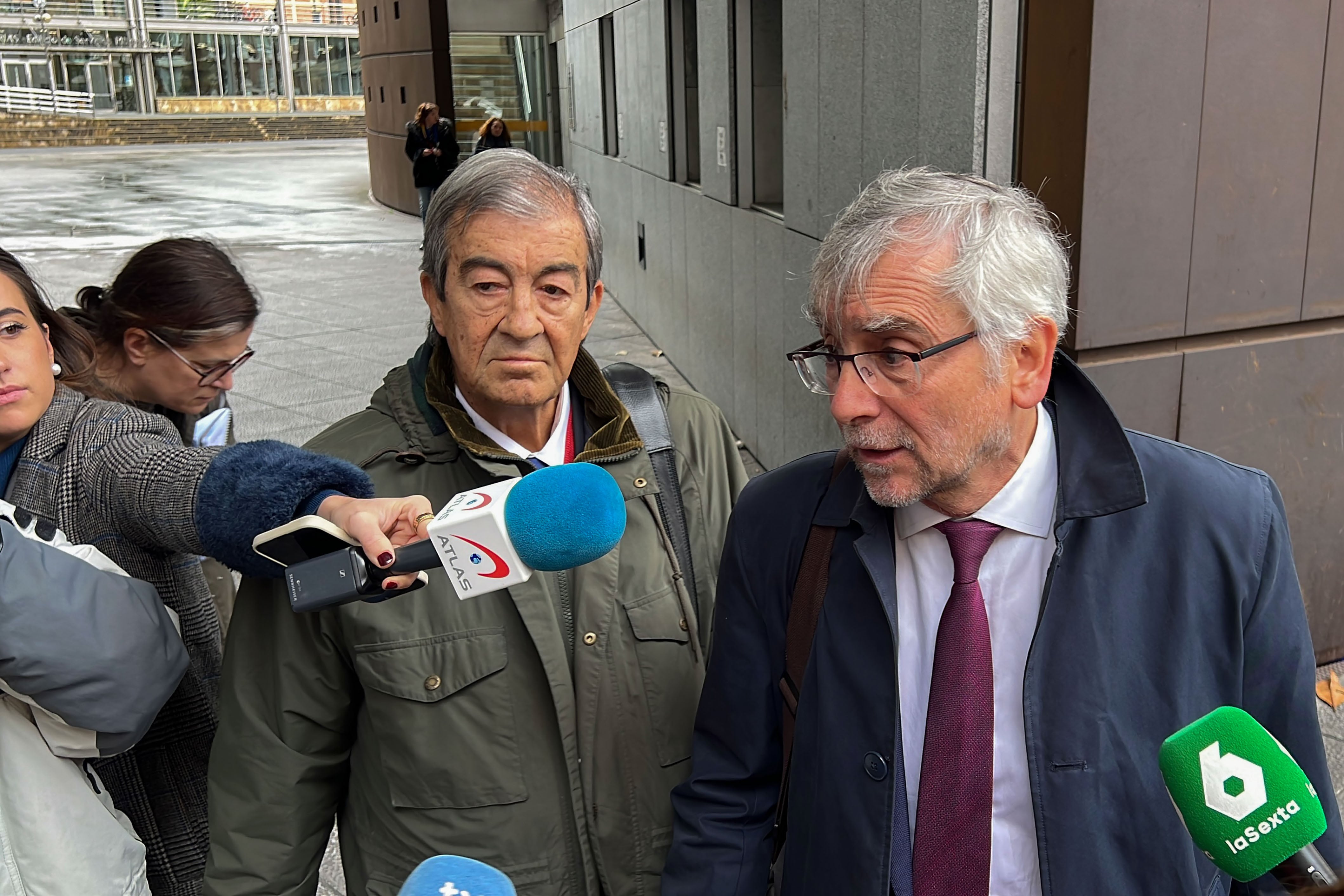 Cascos se ausenta del juicio contra él por motivos de salud y su abogado renuncia a 11 testigos 