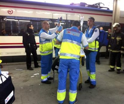 El SUMMA atiende al joven en la estación de Leganés Central.