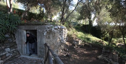 Entrada del búnker de la Guerra Civil en las ruinas de Carteia (San Roque, Cádiz).