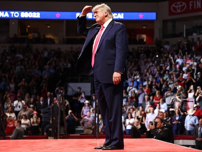 Donald Trump, durante su mitin en Prescott, Arizona.