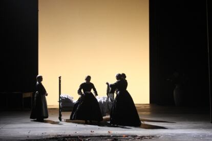 Escena de la ópera <i>Otra vuelta de tuerca</i>, que se representa en Madrid.