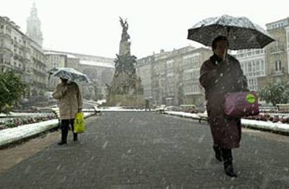 Vitoria ha sido una de las ciudades que se ha cubierto de nieve con la llegada del frente polar.