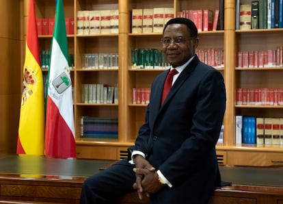 Miguel Edjang Angue, embajador de la República de Guinea Ecuatorial en España, en la sede de legación diplomática en Madrid.