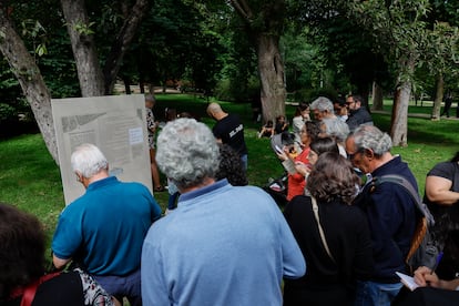 Participantes de la Gran Yincana Literaria organizada por EL PAÍS,en el parque de Retiro.